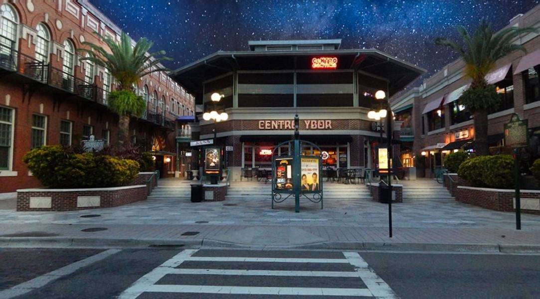 centro ybor tampa city scape with buildingsand lights
